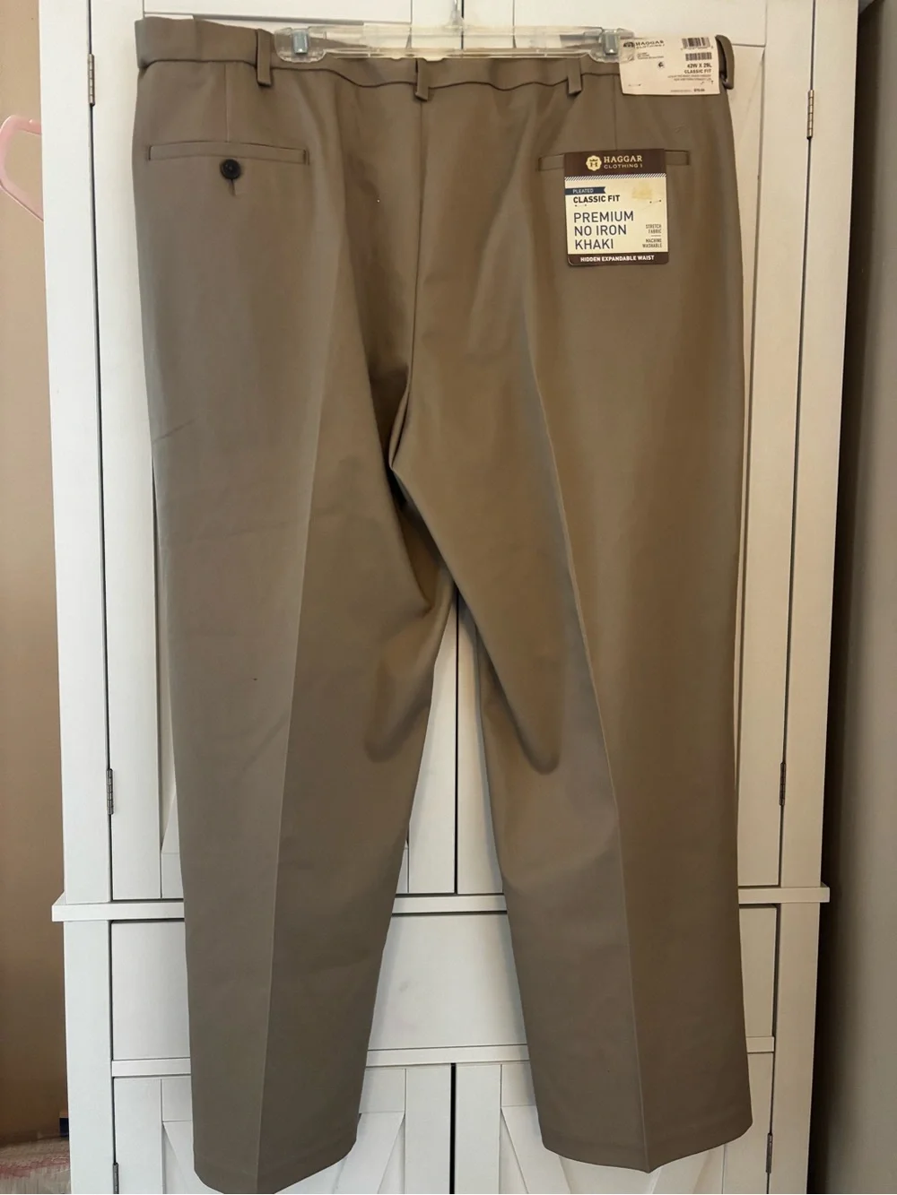 NWT! Men’s Haggar Khaki Pants (42Wx29L)